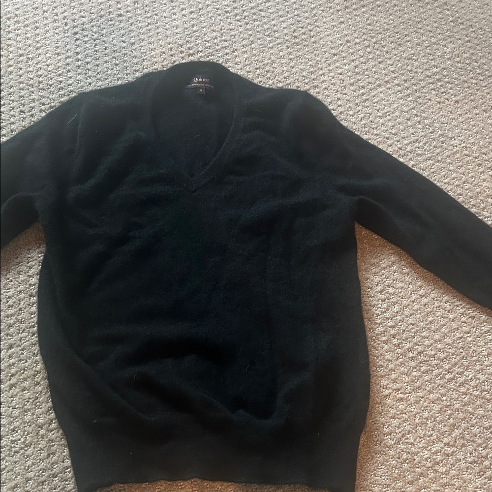 Quince Classic Black V-Neck Sweater